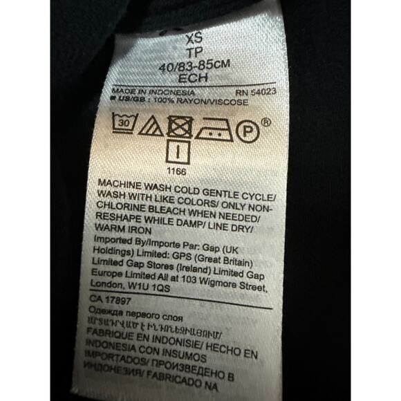 Banana Republic Women's Black Sleeveless High Neck Button Back Crop Tank Top XS - Picture 4 of 4